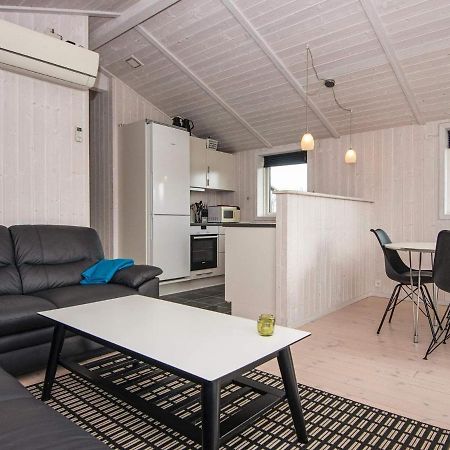 Three-Bedroom Holiday Home In Juelsminde 18 Sonderby  Extérieur photo