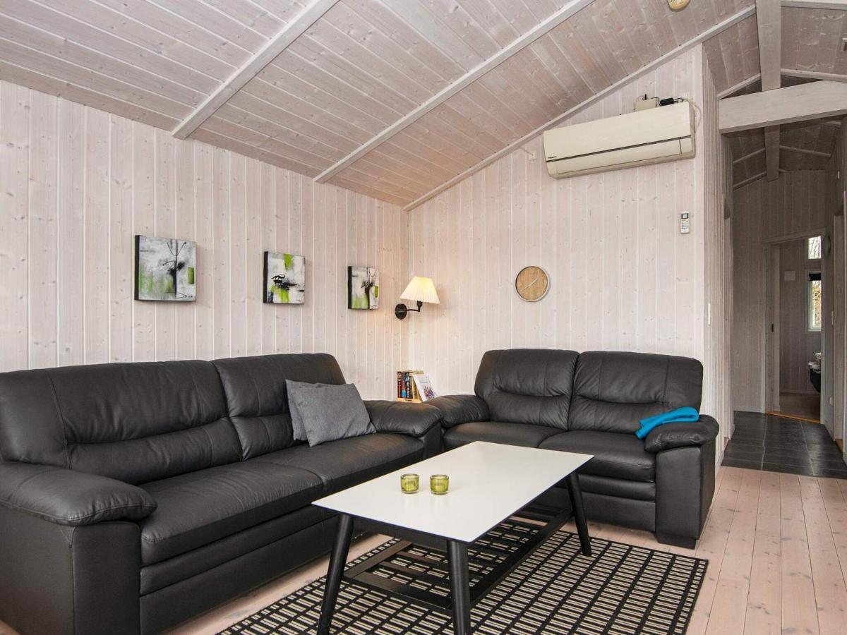 Three-Bedroom Holiday Home In Juelsminde 18 Sonderby  Extérieur photo