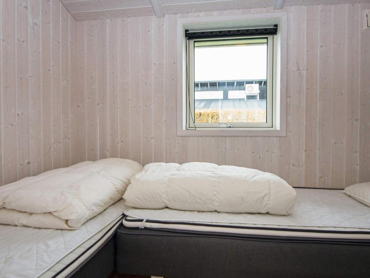 Three-Bedroom Holiday Home In Juelsminde 18 Sonderby  Extérieur photo