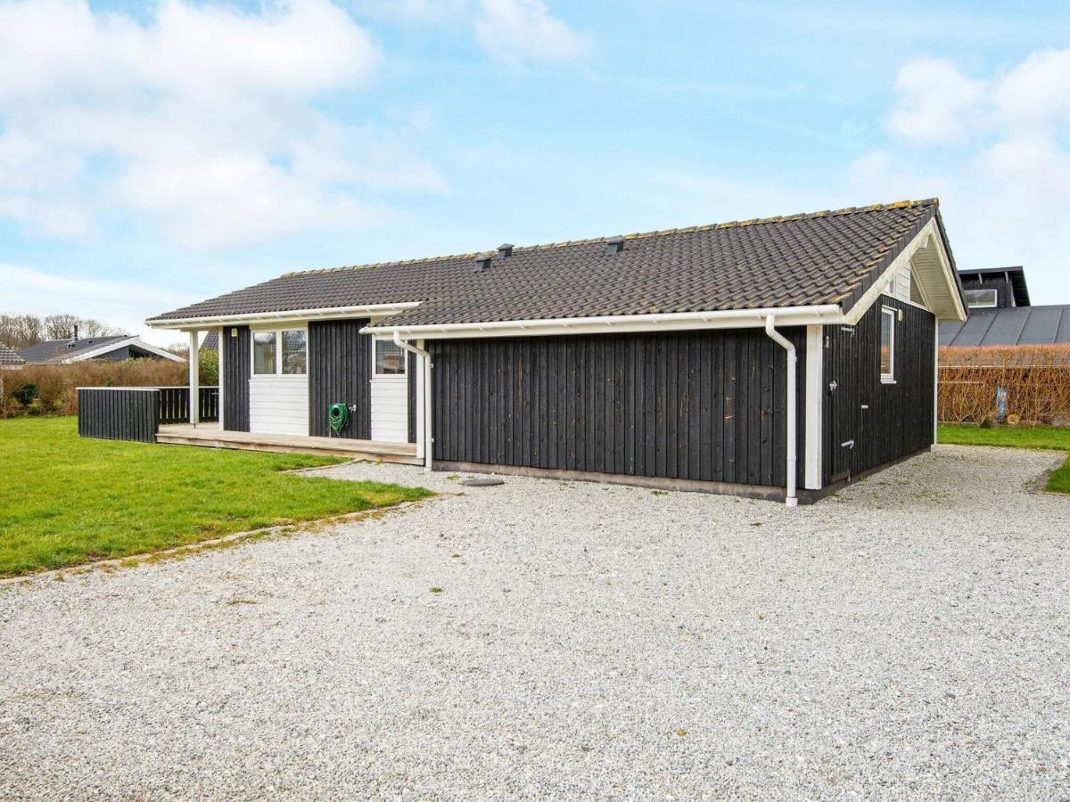Three-Bedroom Holiday Home In Juelsminde 18 Sonderby  Extérieur photo