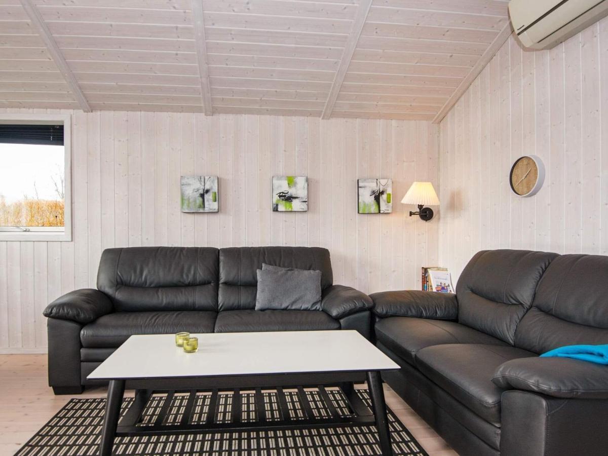 Three-Bedroom Holiday Home In Juelsminde 18 Sonderby  Extérieur photo
