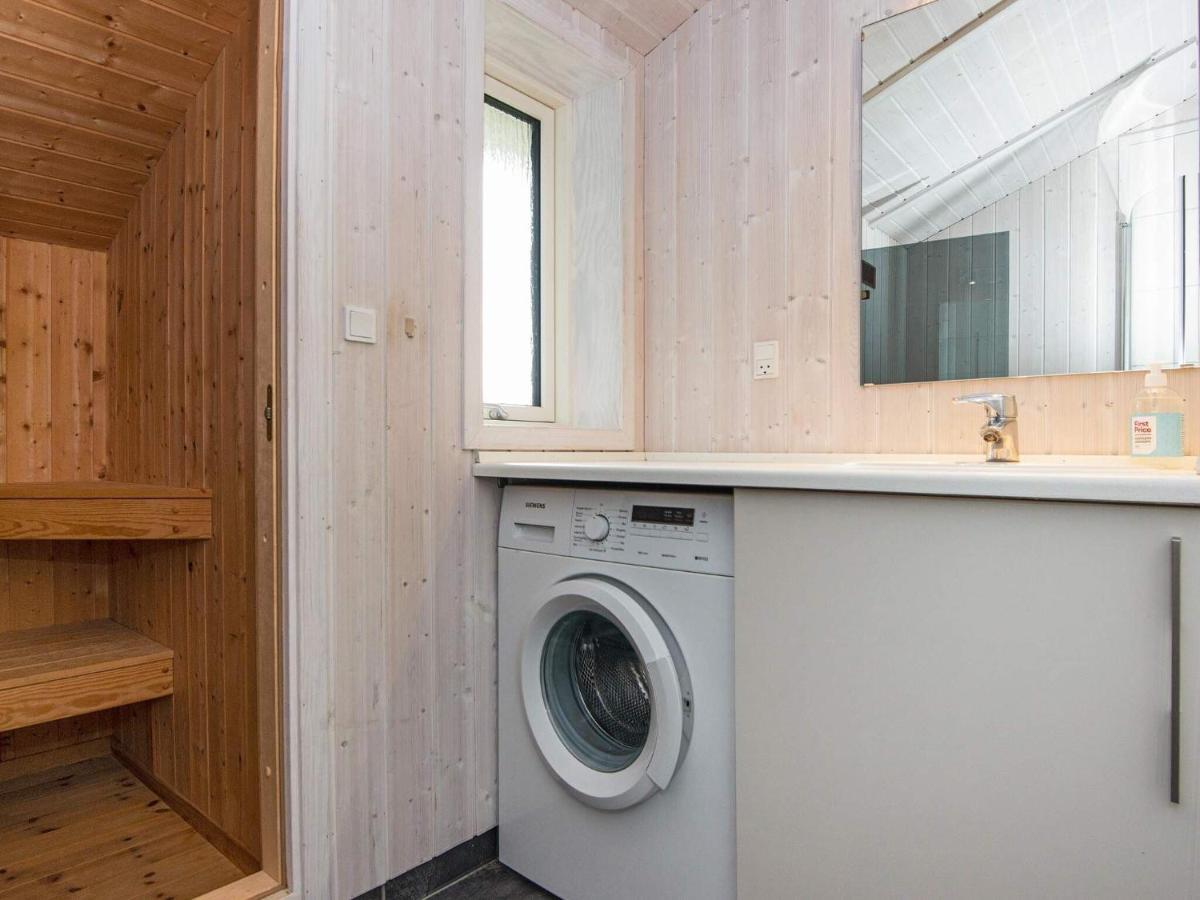 Three-Bedroom Holiday Home In Juelsminde 18 Sonderby  Extérieur photo